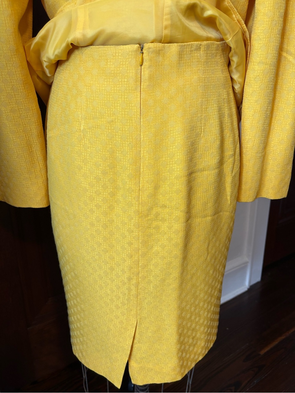 Vintage Dior Women's Yellow Tailored Jacket and Skirt Set - Picture 7 of 13